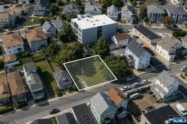 215 Washington Avenue, Hackensack, NJ 07601