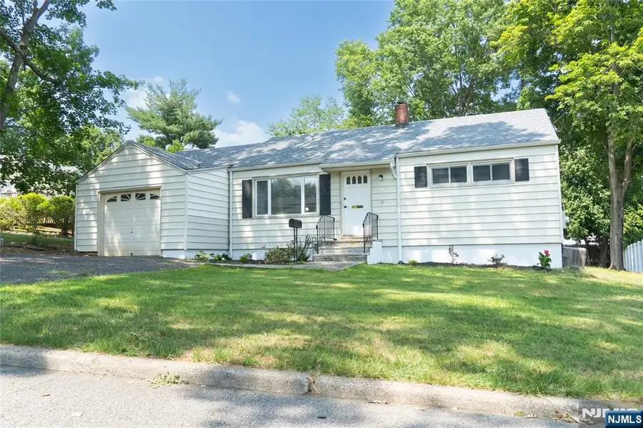 25 Lakeview Drive, Emerson, NJ 07630 - #2