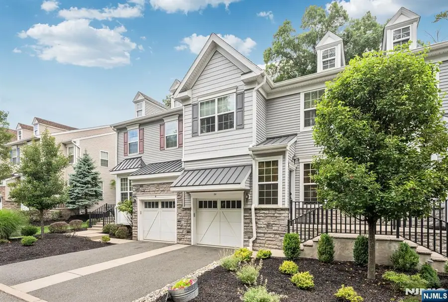 20 Masterson Court, Waldwick, NJ 07463 - #2