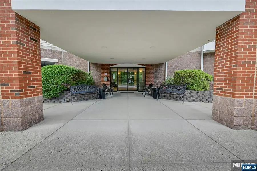 189 Forest Avenue 211, Paramus, NJ 07652 - #2