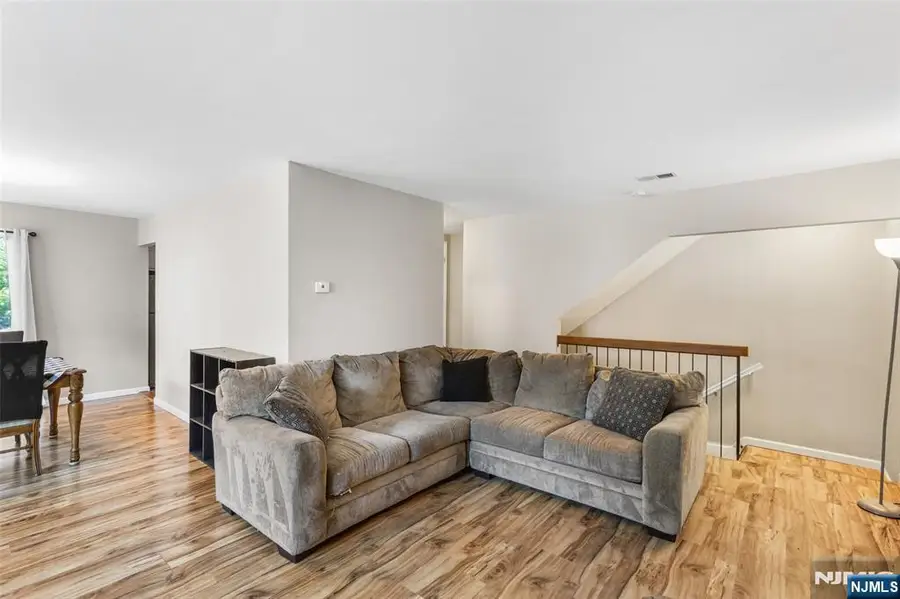 5 Garden Court, Roxbury, NJ 07876 - #3