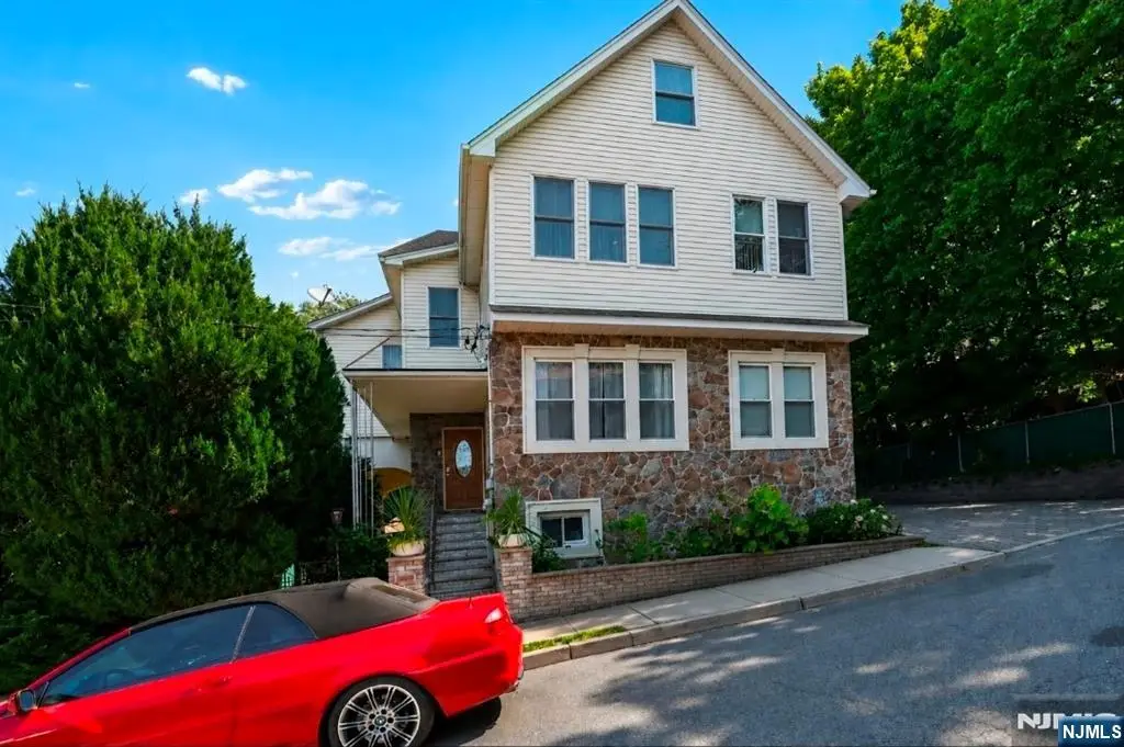 105 Kossuth Street, Wallington, NJ 07057 - #1