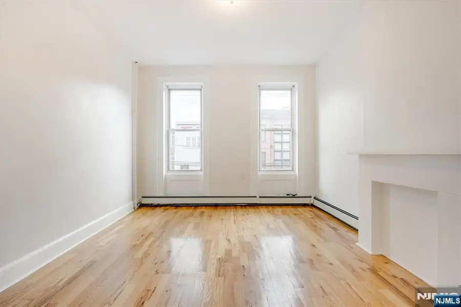 147 New York Avenue 2L, Jersey City, NJ 07307 - #3
