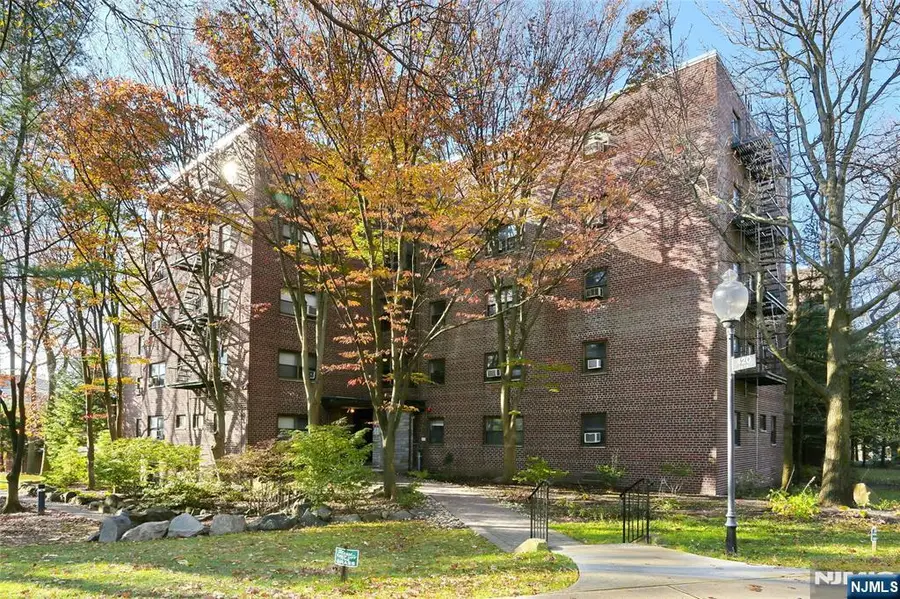 420 Park Place 1H, Fort Lee, NJ 07024 - #2