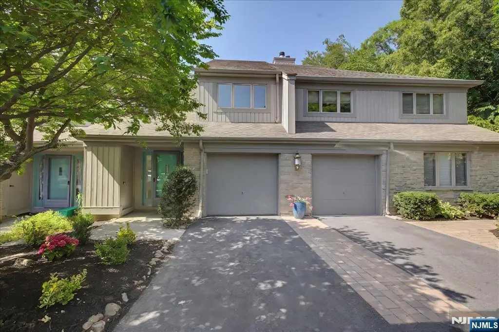 599 Apache Court, Mahwah, NJ 07430 - #1