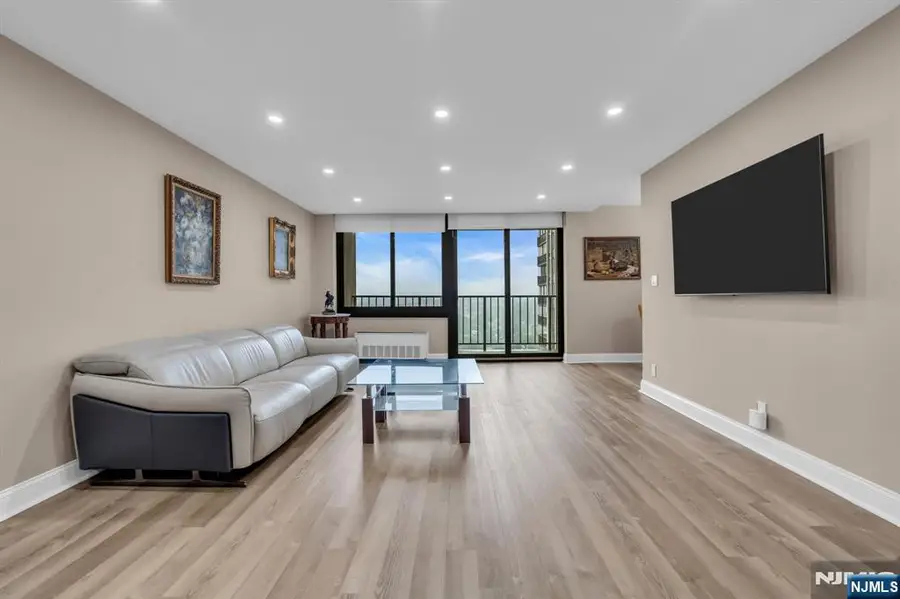 300 Winston Drive 2523, Cliffside Park, NJ 07010 - #3