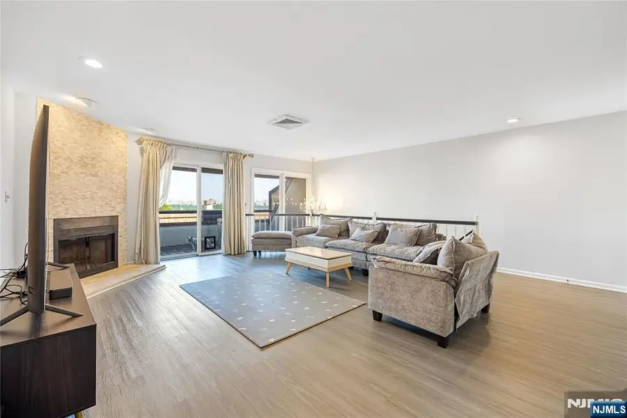 300 Gorge Road 8, Cliffside Park, NJ 07010 - #2