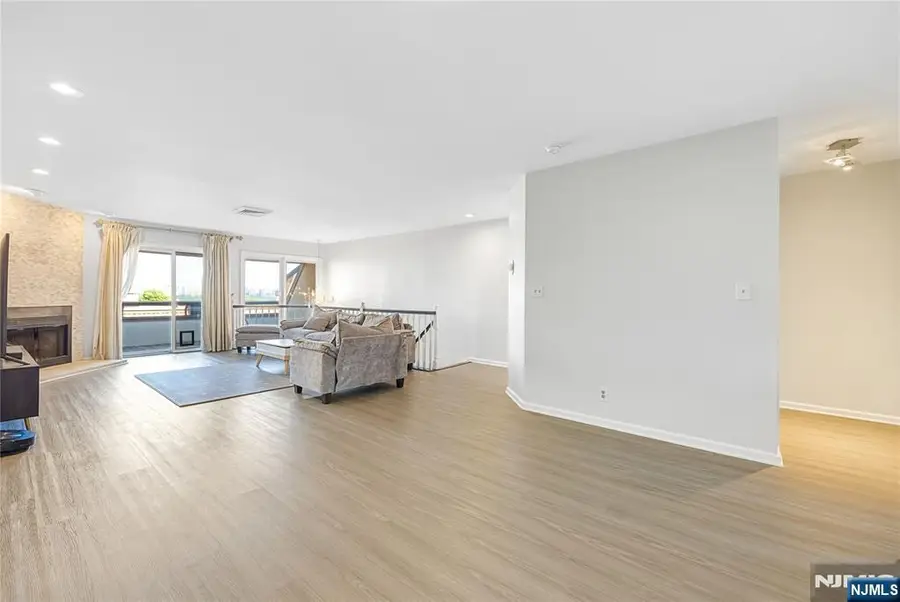 300 Gorge Road 8, Cliffside Park, NJ 07010 - #3