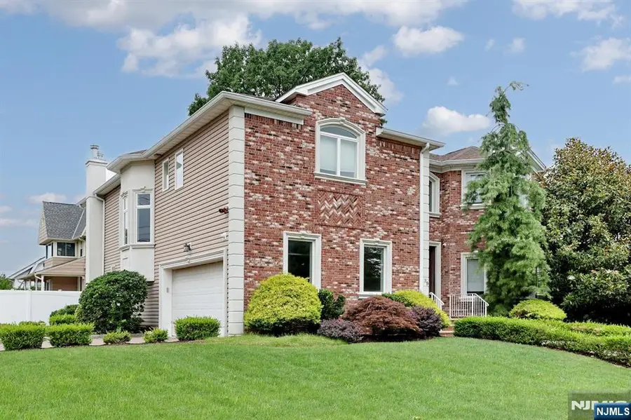 39 Burton Avenue, Hasbrouck Heights, NJ 07604 - #2