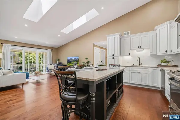 1002 Boxwood Court, Mahwah, NJ 07430