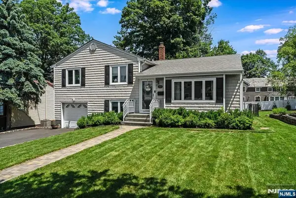 48 Woodland Avenue, Verona, NJ 07044