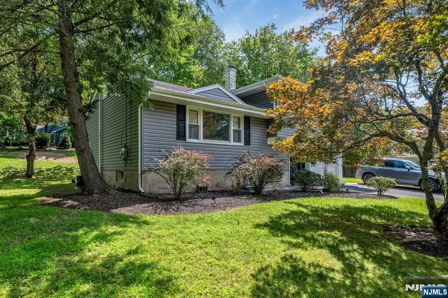 25 Windsor Court, Norwood, NJ 07648 - #2