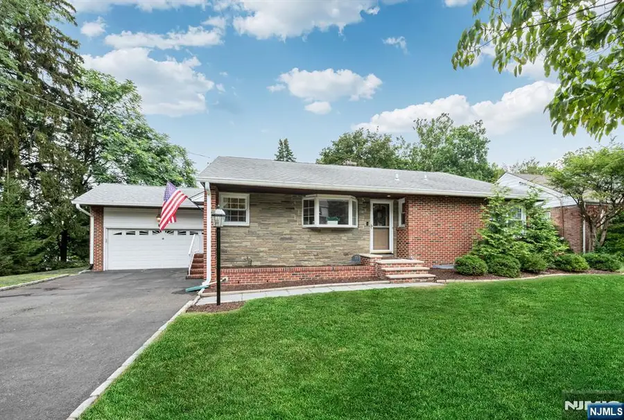 15 Kingwood Drive, Little Falls, NJ 07424 - #2