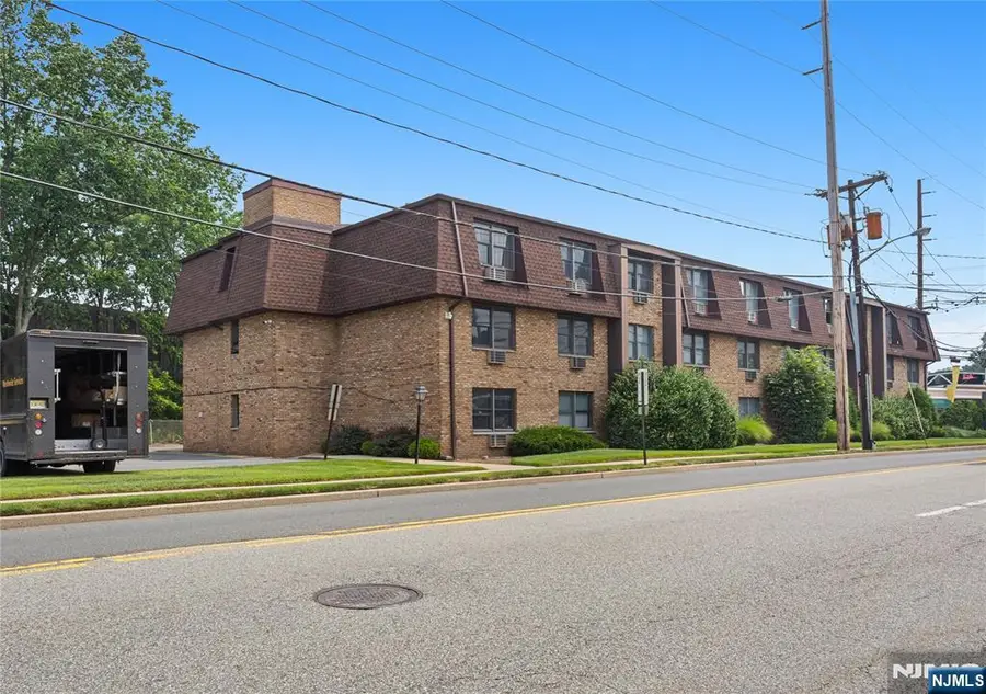 25 Market Street 4, Saddle Brook, NJ 07663 - #2