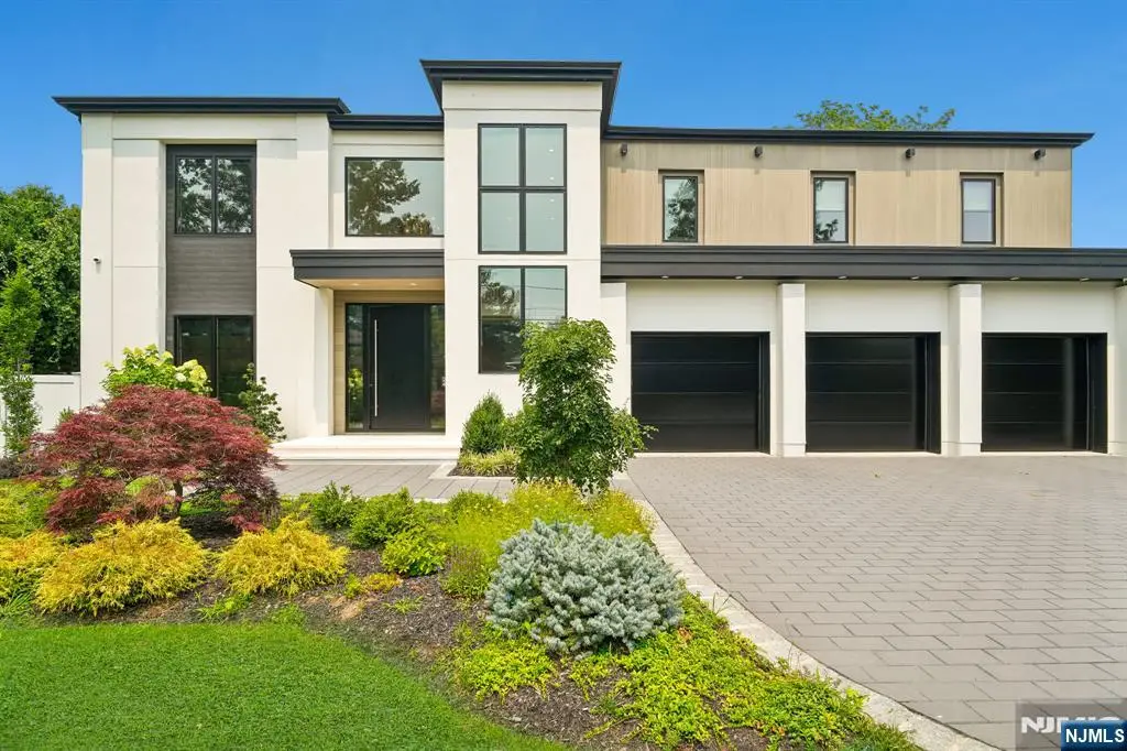 24 Carol Drive, Englewood Cliffs, NJ 07632 - #1