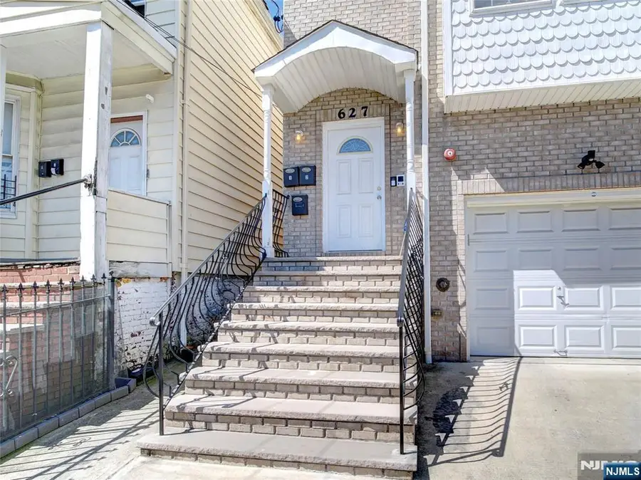 627 Hunterdon Street, Newark, NJ 07108 - #2