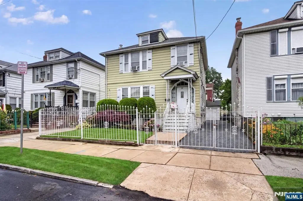 85 10th Street, Newark, NJ 07107 - #1