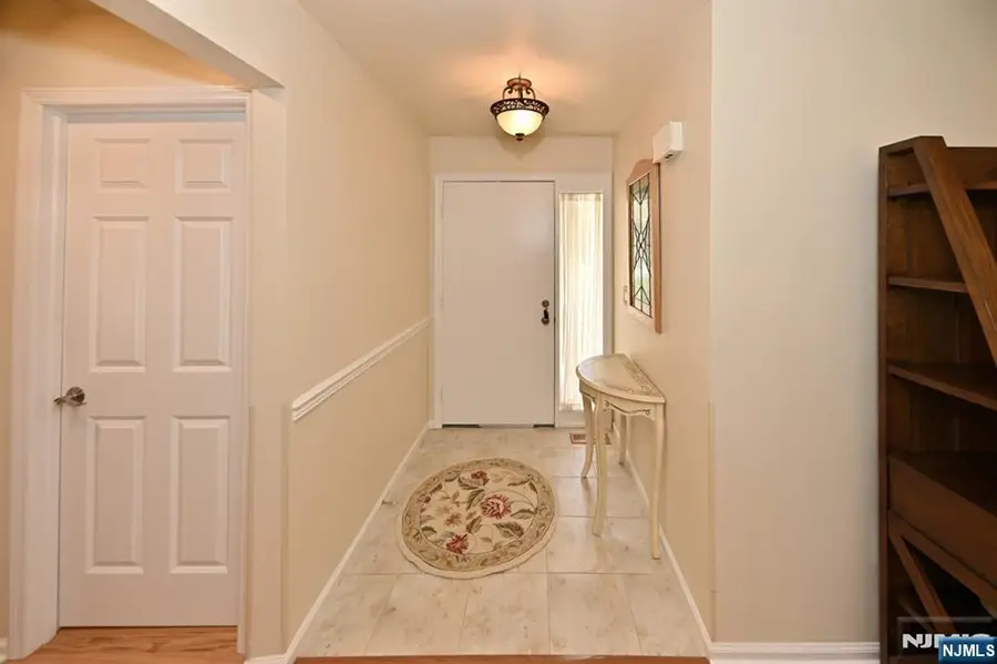 60 Sunset Court, Mahwah, NJ 07430 - #3
