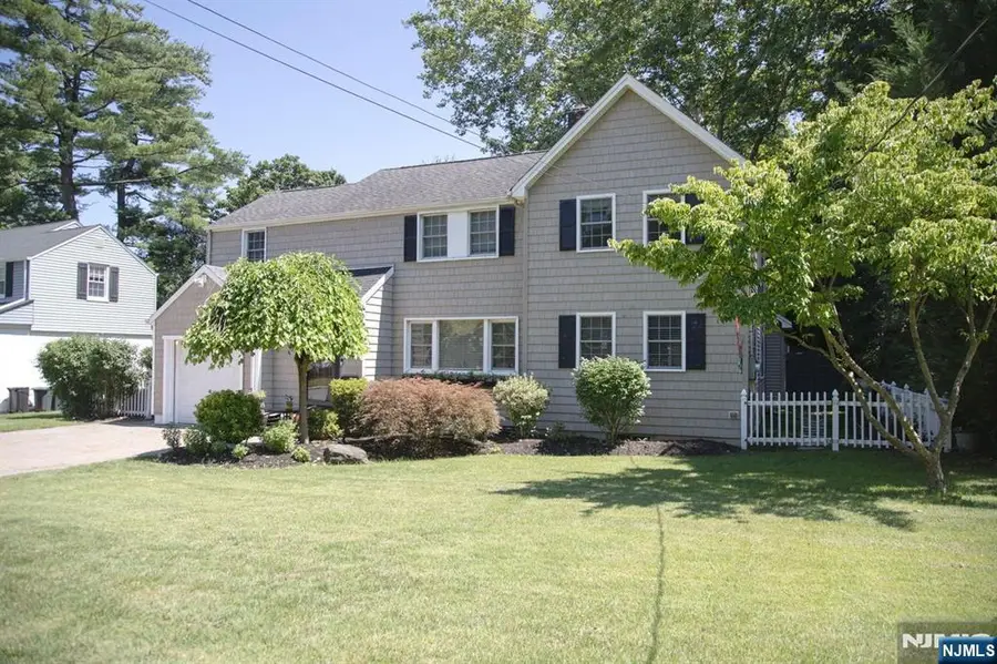 22 Warren Road, Fair Lawn, NJ 07410 - #2