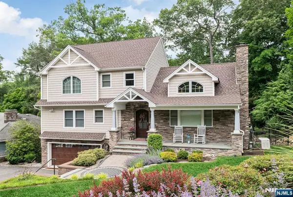 31 Osceola Road, Wayne, NJ 07470