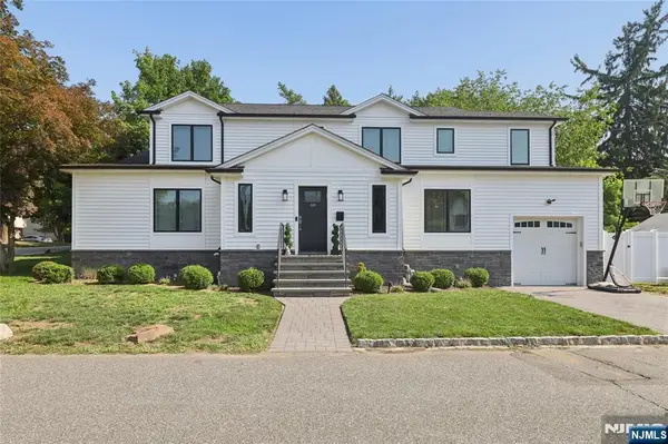 68 Serpentine Road, Demarest, NJ 07627