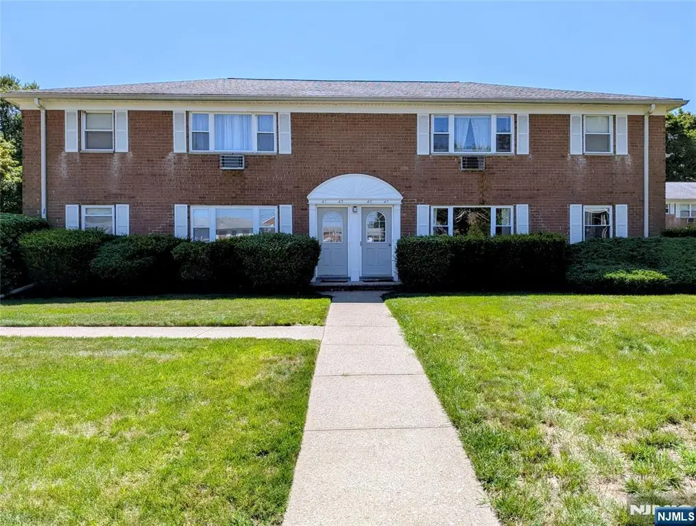 43 Manchester, Wayne, NJ 07470 - #1