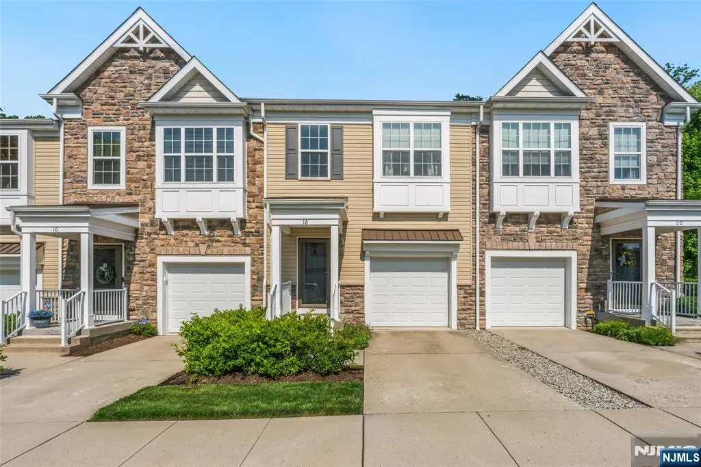 18 Bahr Circle, Verona, NJ 07044 - #1