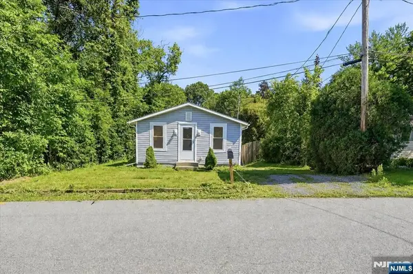 8 Madelyn Avenue, West Milford, NJ 07480