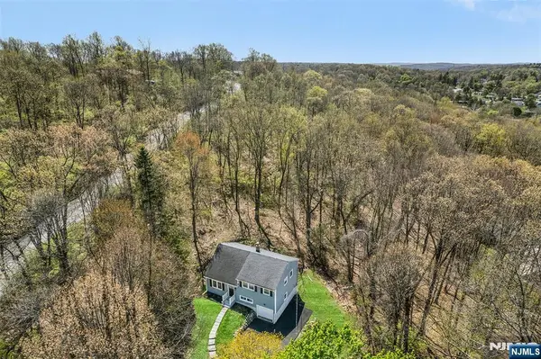 34 Rogers Lane, Sparta, NJ 07871