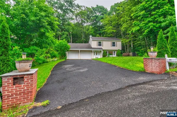 22 Karen Road, Vernon, NJ 07422