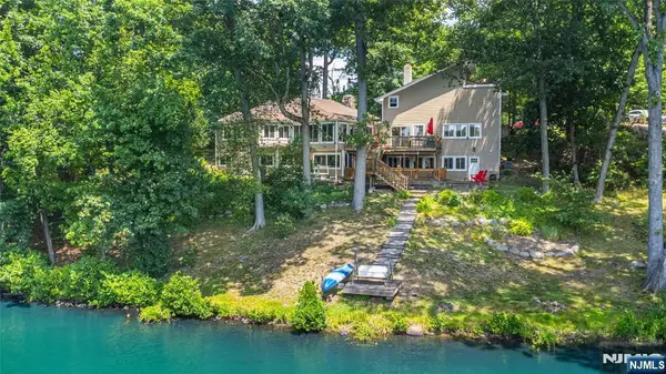 146 Lakewood Drive, Denville Township, NJ 07046