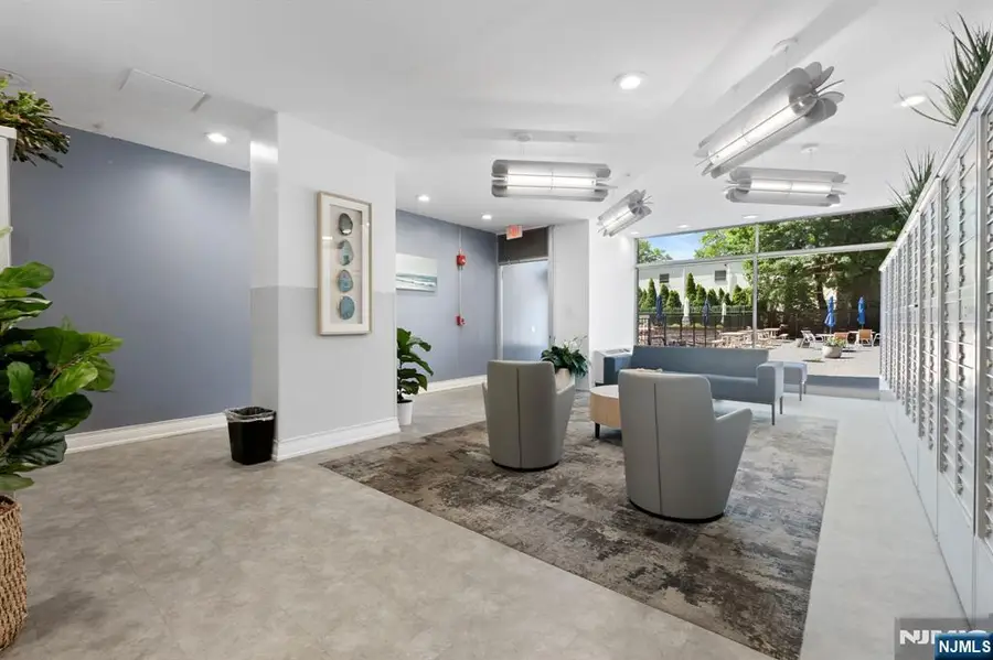 285 Aycrigg Avenue 15C, Passaic, NJ 07055 - #3