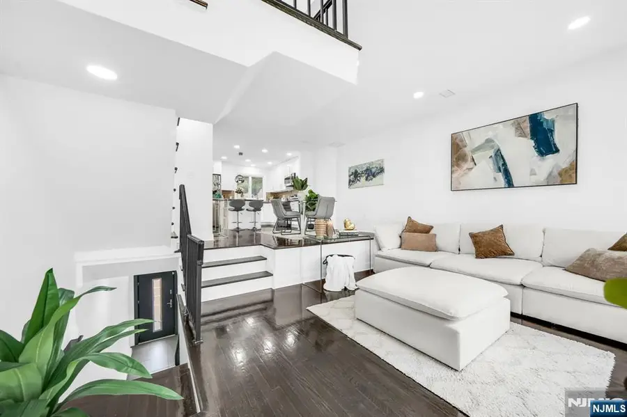 20 Veterans Way, Edgewater, NJ 07020 - #2