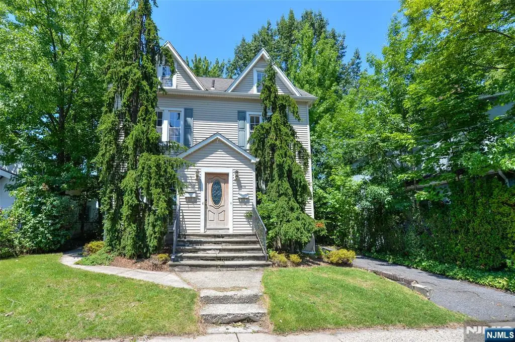 209 Merritt Avenue, Bergenfield, NJ 07621 - #1