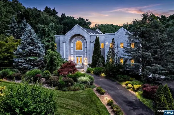 20 Burning Hollow Road, Saddle River, NJ 07458