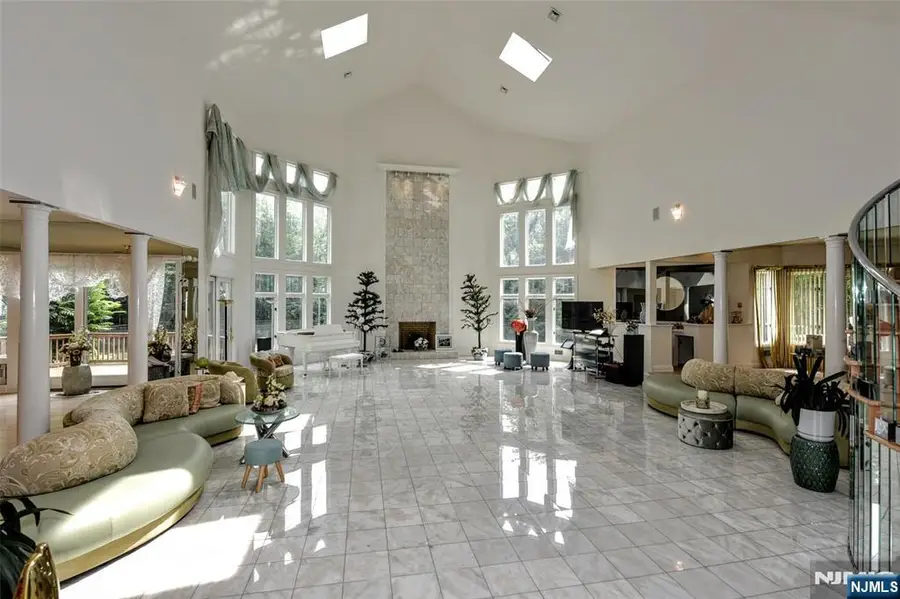 20 Burning Hollow Road, Saddle River, NJ 07458 - #3
