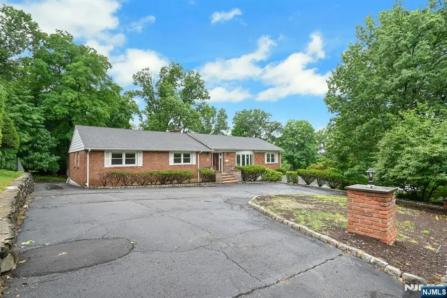 26 Alpine Drive, Wayne, NJ 07470 - #2