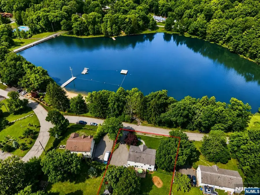 8 Cross Oak Lane, West Milford, NJ 07480 - #3