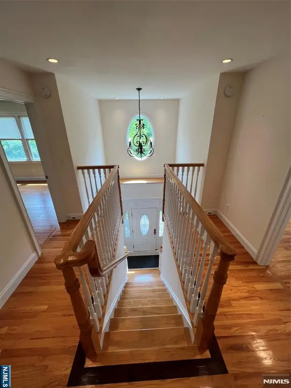 41 Circle Drive, Paramus, NJ 07652
