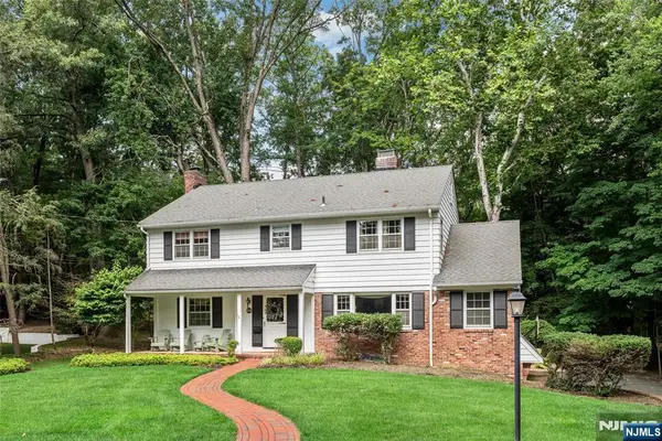 570 Bennington Terrace, Ridgewood, NJ 07450