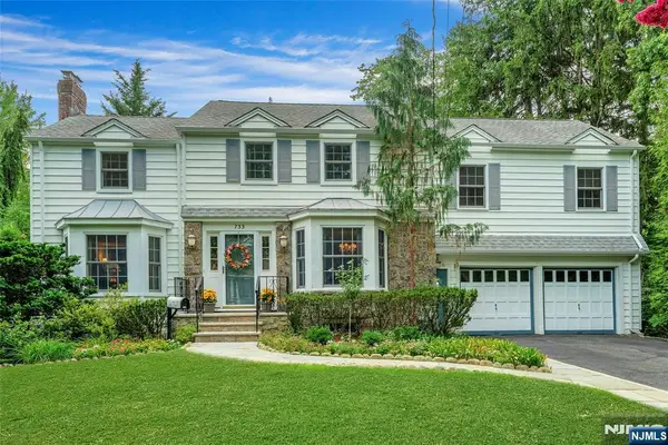 733 Lotus Avenue, Oradell, NJ 07649