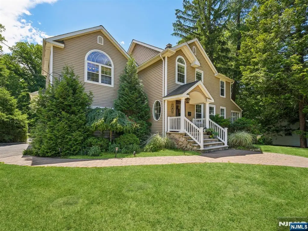 233 Park Avenue, Allendale, NJ 07401 - #1