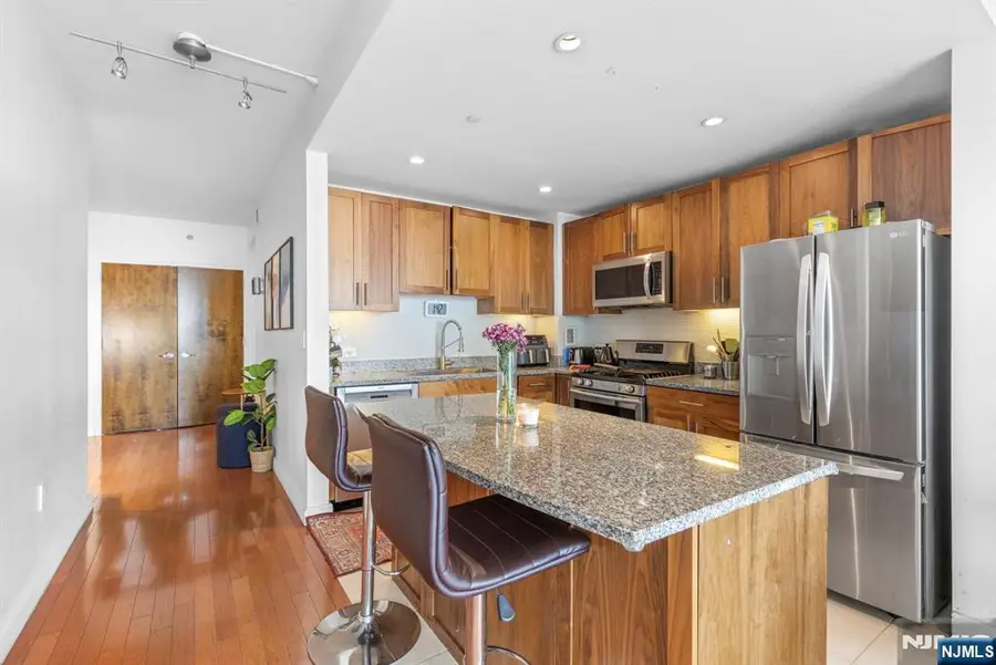 20 Newport Parkway 1812, Jersey City, NJ 07310 - #3