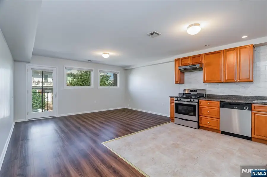 148 Oakwood Avenue A, Cliffside Park, NJ 07010 - #2