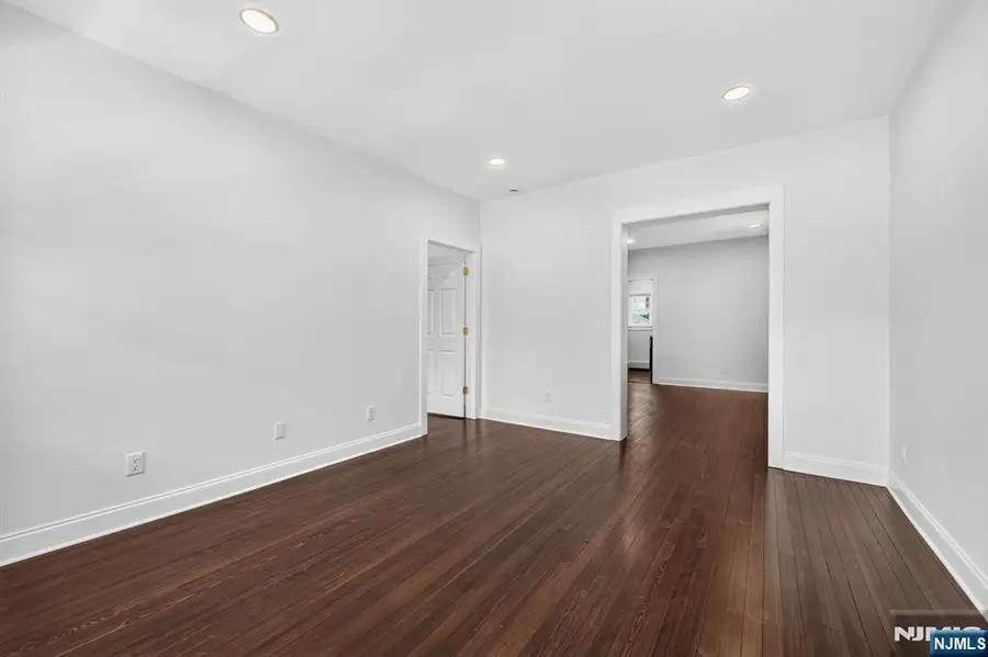 289 Hathaway Street, Wallington, NJ 07057 - #3