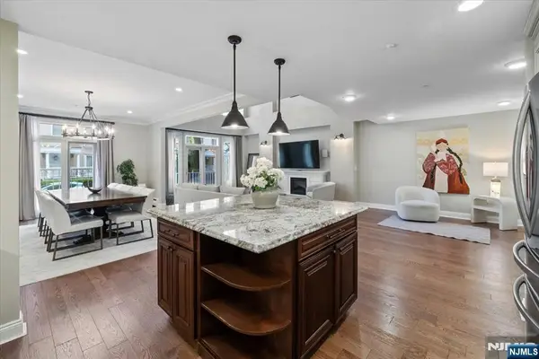 208 Shearwater Court 15, Jersey City, NJ 07305