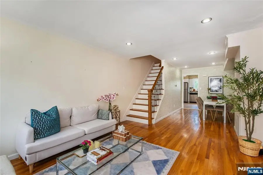 34 Waldo Avenue 13, Jersey City, NJ 07306 - #2