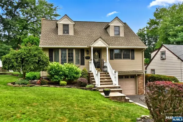 91 Ridgewald Avenue, Waldwick, NJ 07463