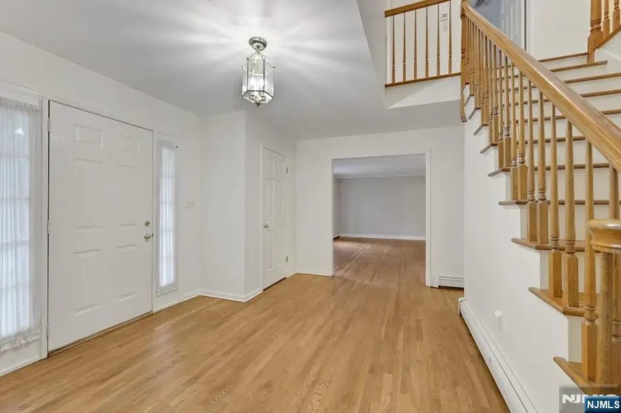 2 Rogers Court, Midland Park, NJ 07432 - #3