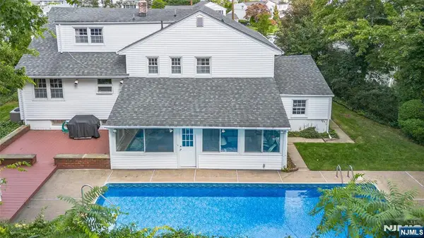 121 Bender Drive, Clifton, NJ 07013
